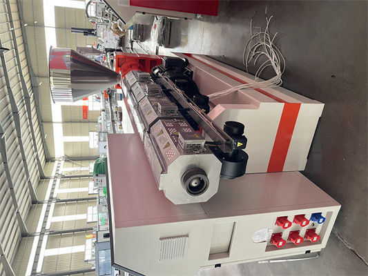 Équipement de coextrusion de tubes en PE à trois couches entièrement automatique 120-800 kg/h Grade automatique entièrement automatique