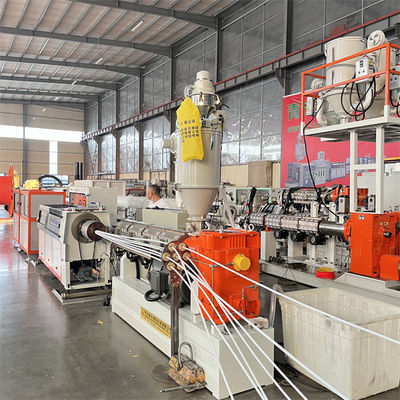 Productielijn van kabeljauw- en siliconkernclusterleiding Extruder voor plastic buizen