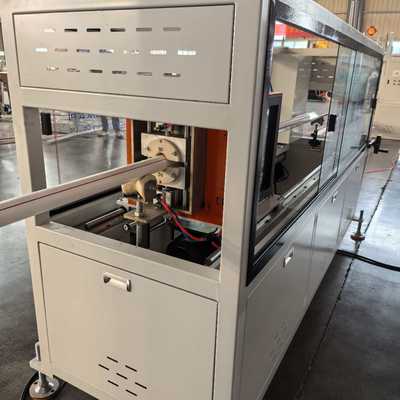 Linha de produção de tubos PE Extrusora de parafuso único Feeder de parafuso único projetado Peças elétricas Omron que garantem o funcionamento